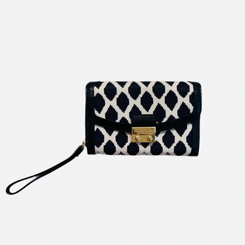 VERA BRADLEY ~ Black/Cream Geometric Wristlet Pebble Leather Trim Gold Hardware - Picture 4 of 13